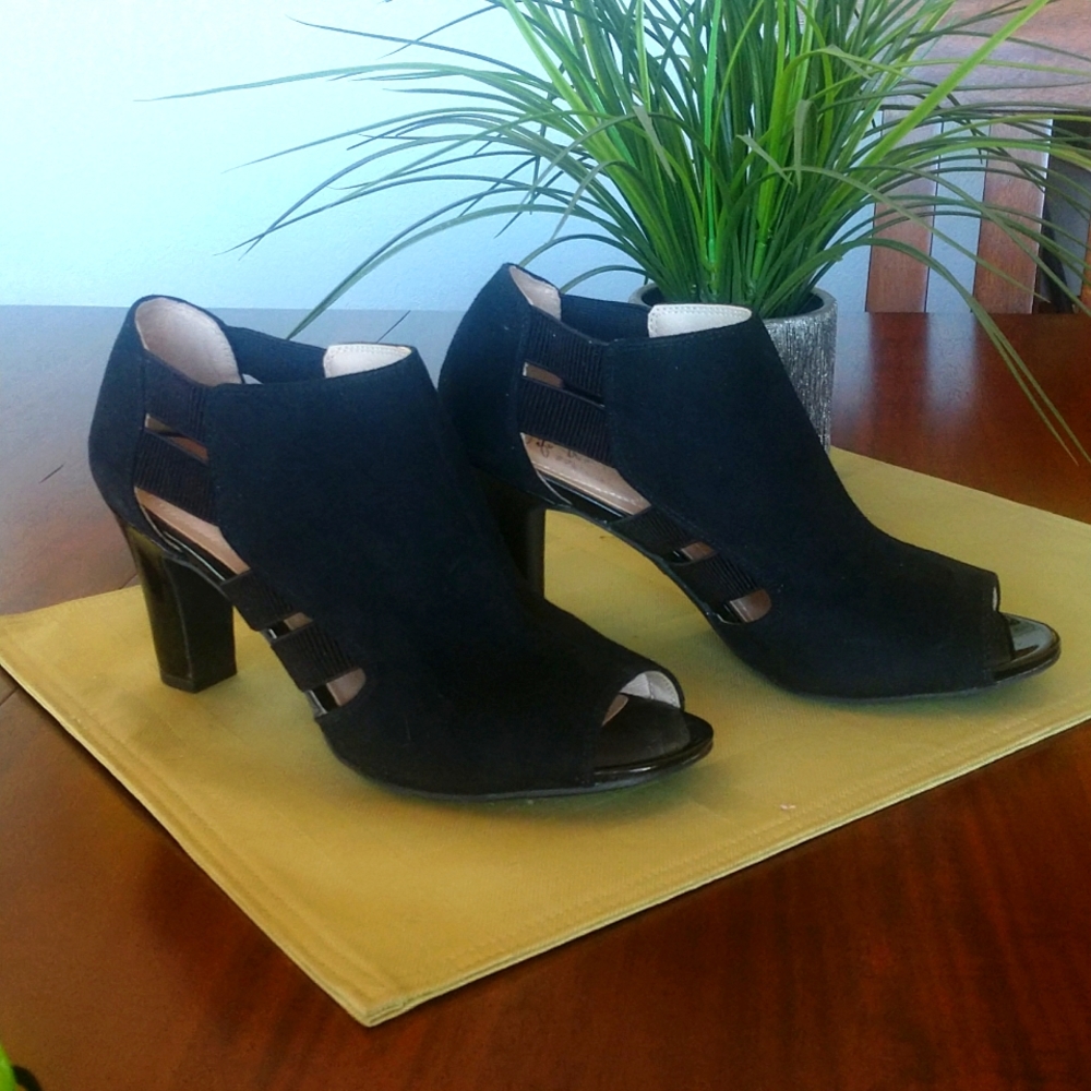 Black Suede/patent  heels